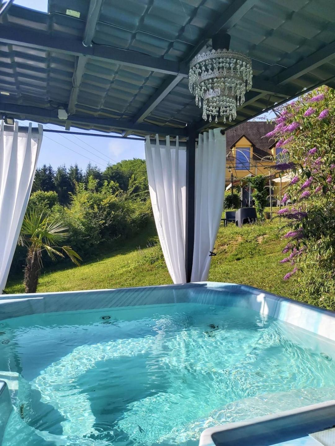 BonBon Chambre d'hôtes Saint-Julien-de-Lampon Extérieur photo